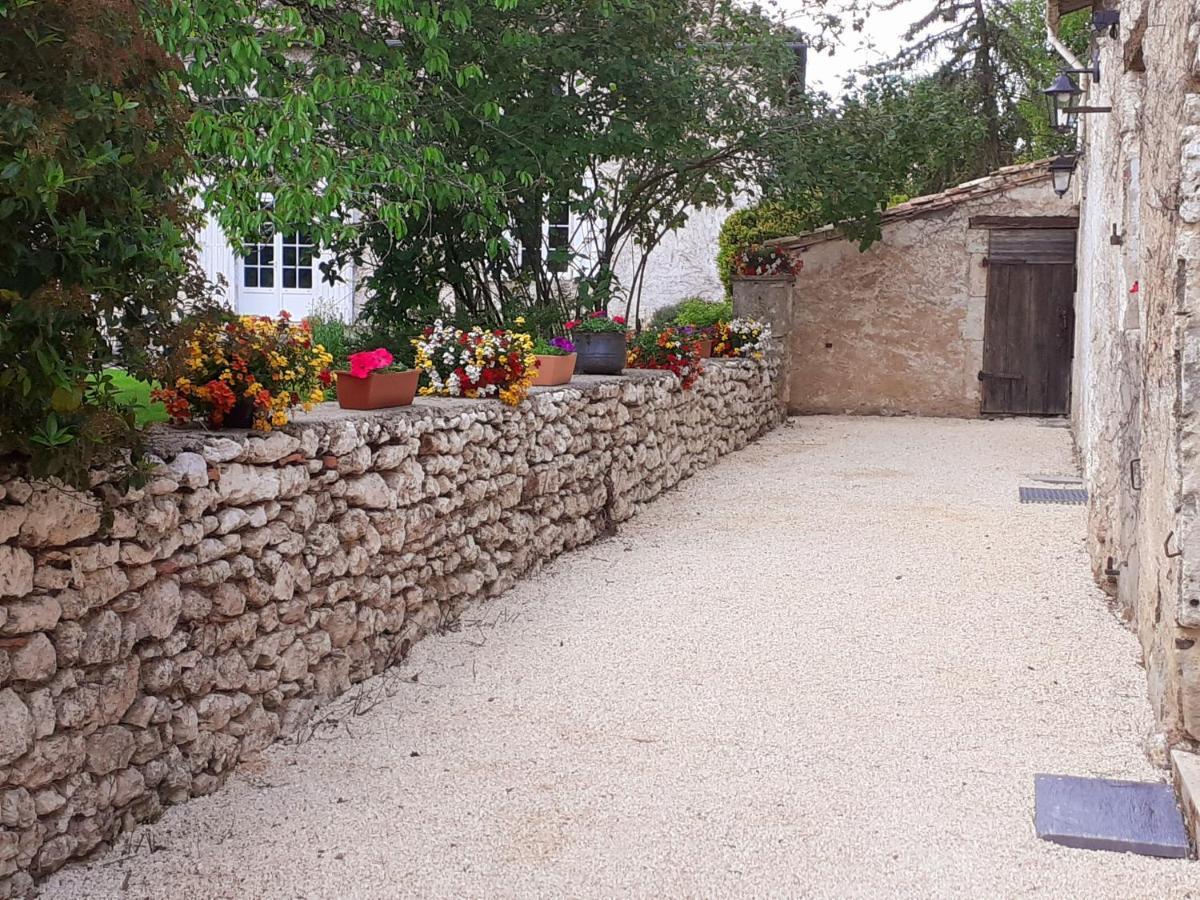 Gite Eynardou Naussannes المظهر الخارجي الصورة
